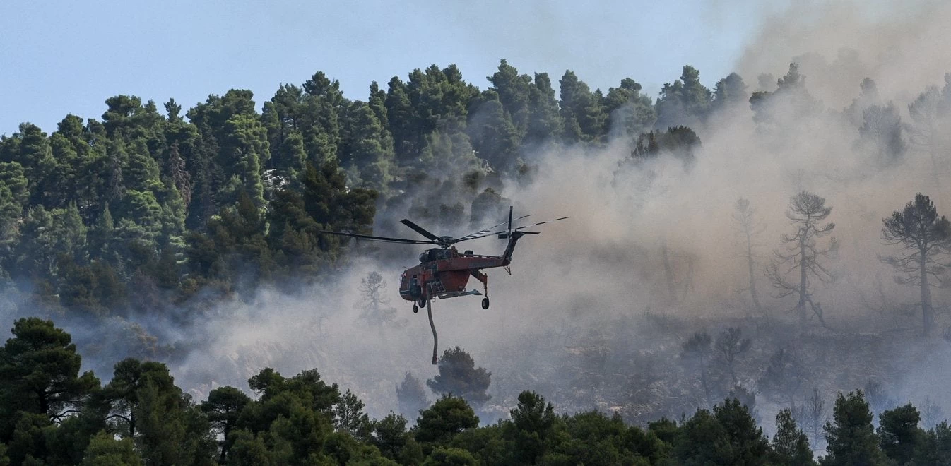 Μεγάλη φωτιά στην Ιεράπετρα: Θερμοκήπια παραδόθηκαν στις φλόγες